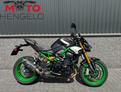 Kawasaki Z900 SE PERFORMANCE AKRAPOVIC