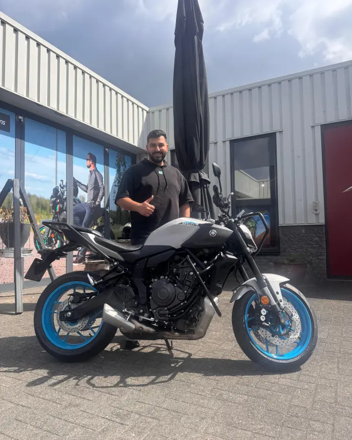 Omar van Rijschool Martello - Yamaha MT-07