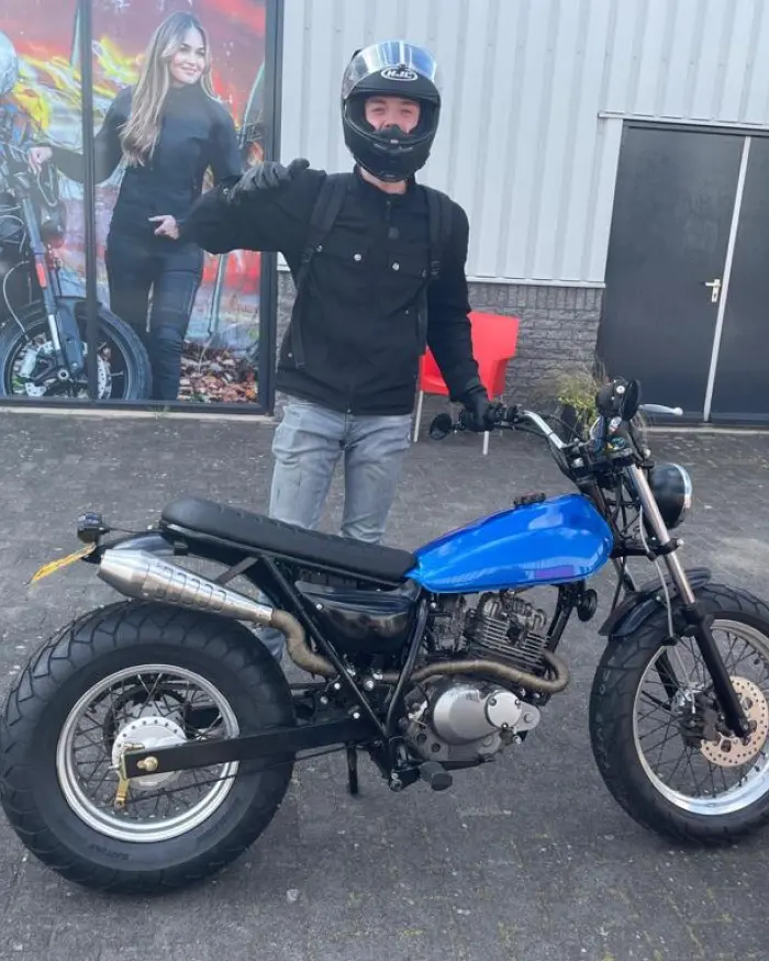 Gijs - Werkplaatsbalie en fotograaf motorfietsen bij Moto Hengelo