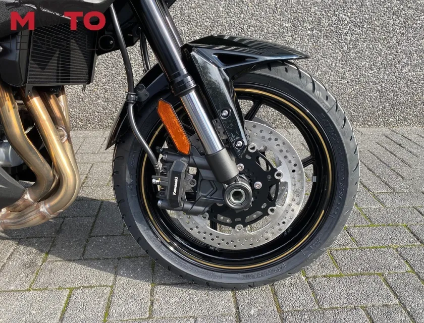 Kawasaki VERSYS 1100 SE