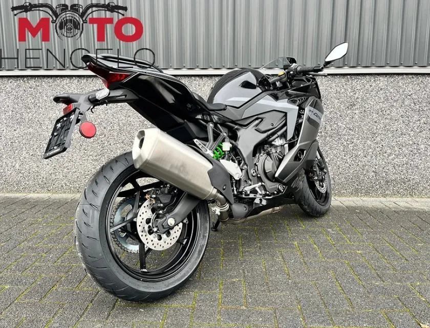 Kawasaki NINJA ZX-4RR