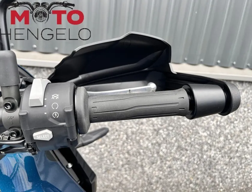 Kawasaki VERSYS 1100 SE GRAND TOURER