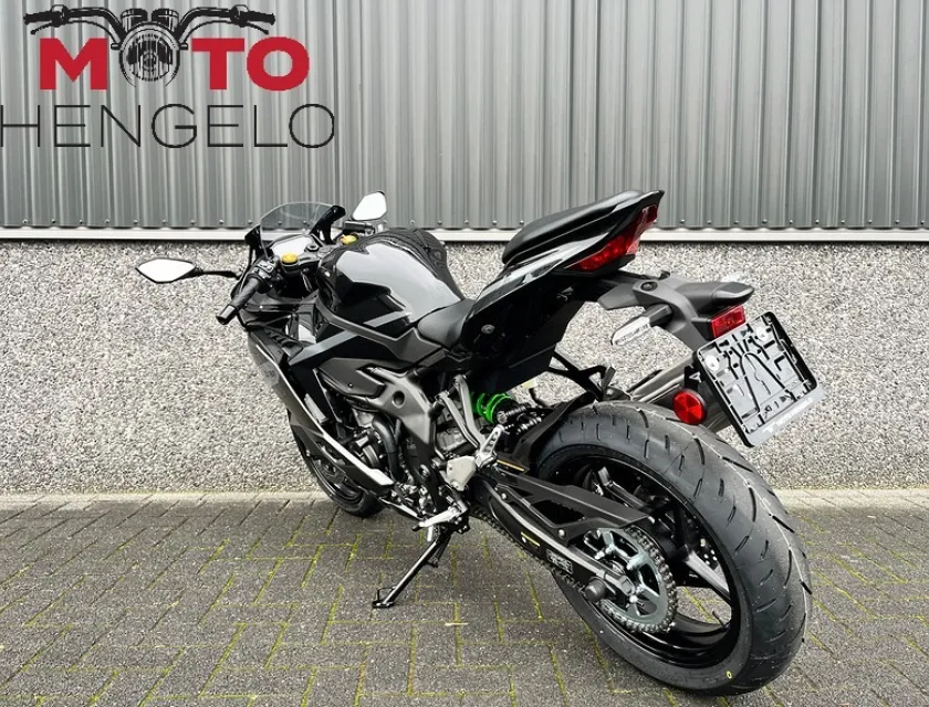 Kawasaki NINJA ZX-4RR