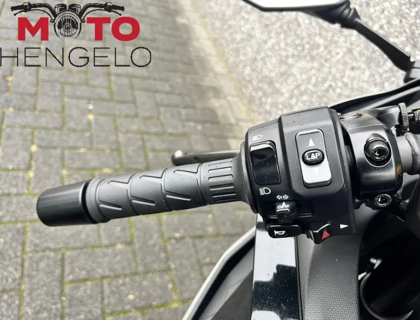 Kawasaki NINJA ZX-4RR