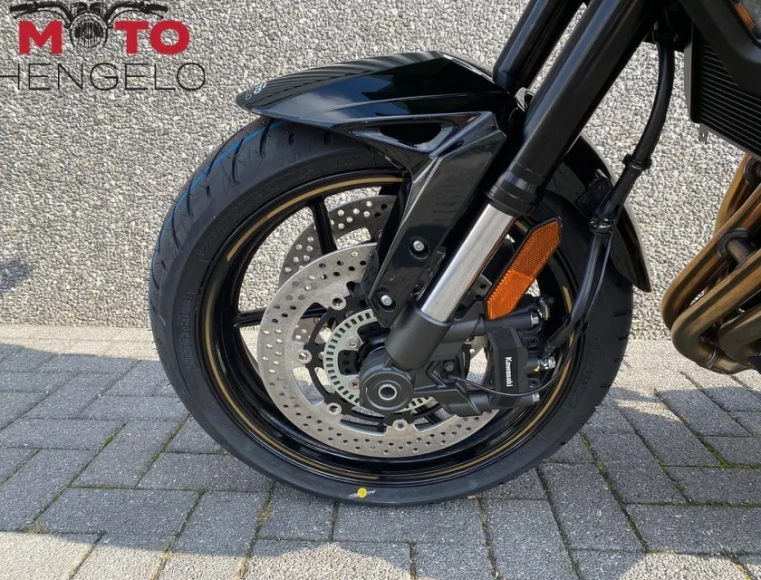 Kawasaki VERSYS 1100 SE