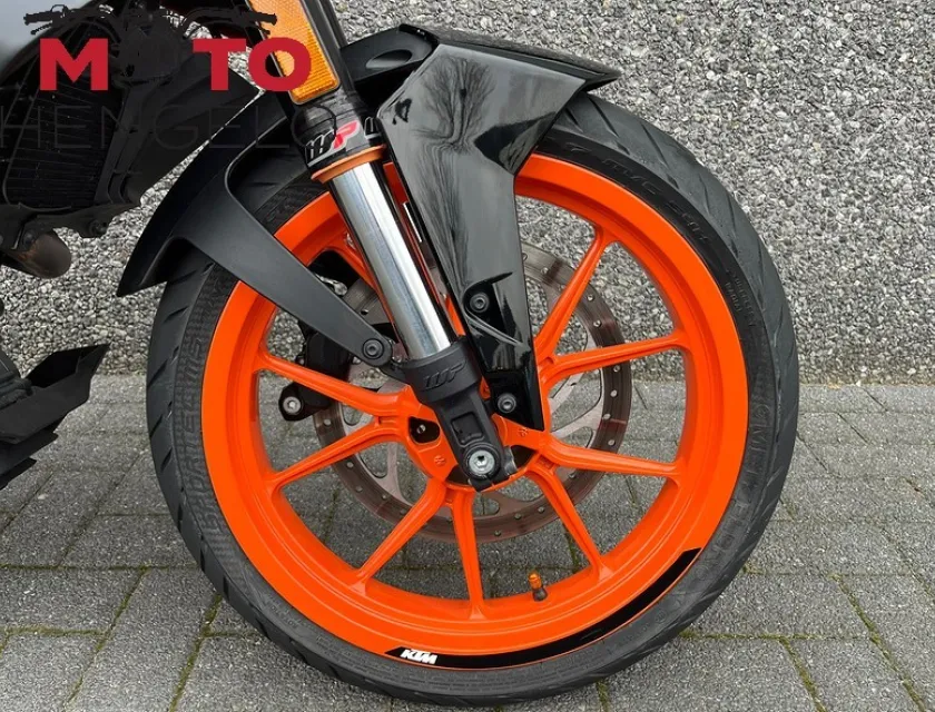 KTM DUKE 390