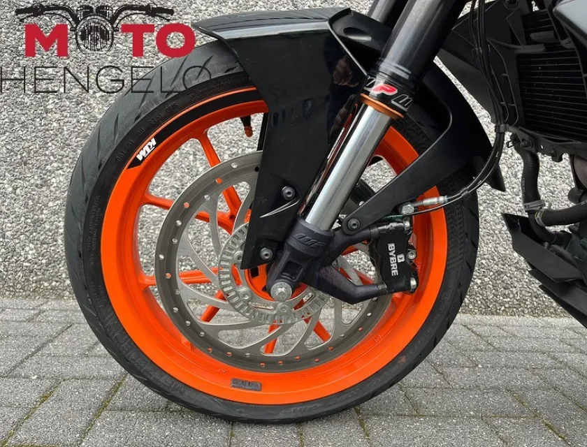 KTM DUKE 390