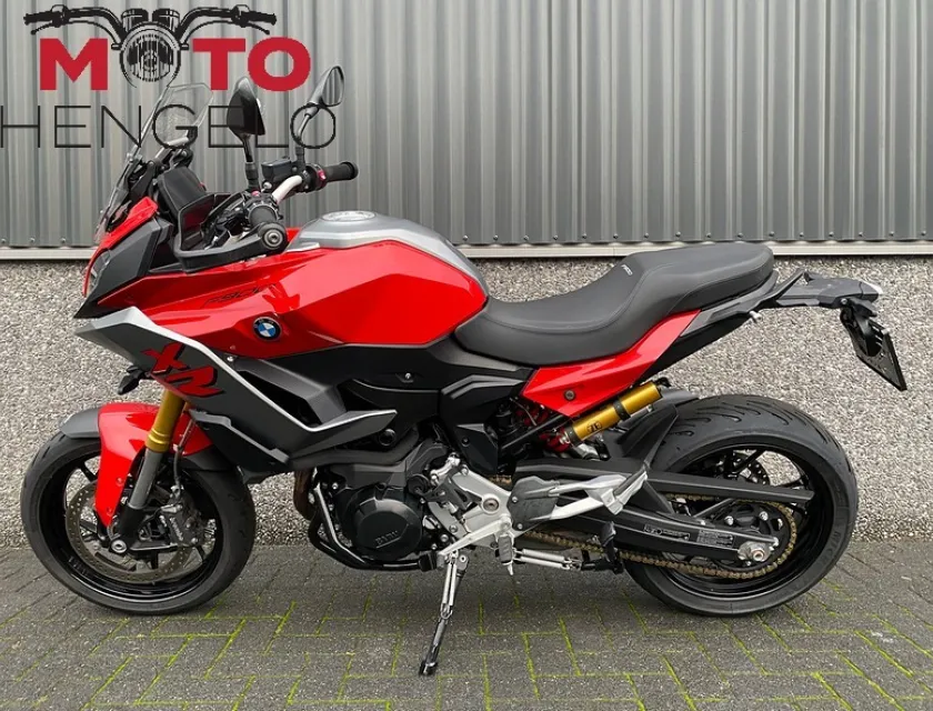 BMW F 900 XR
