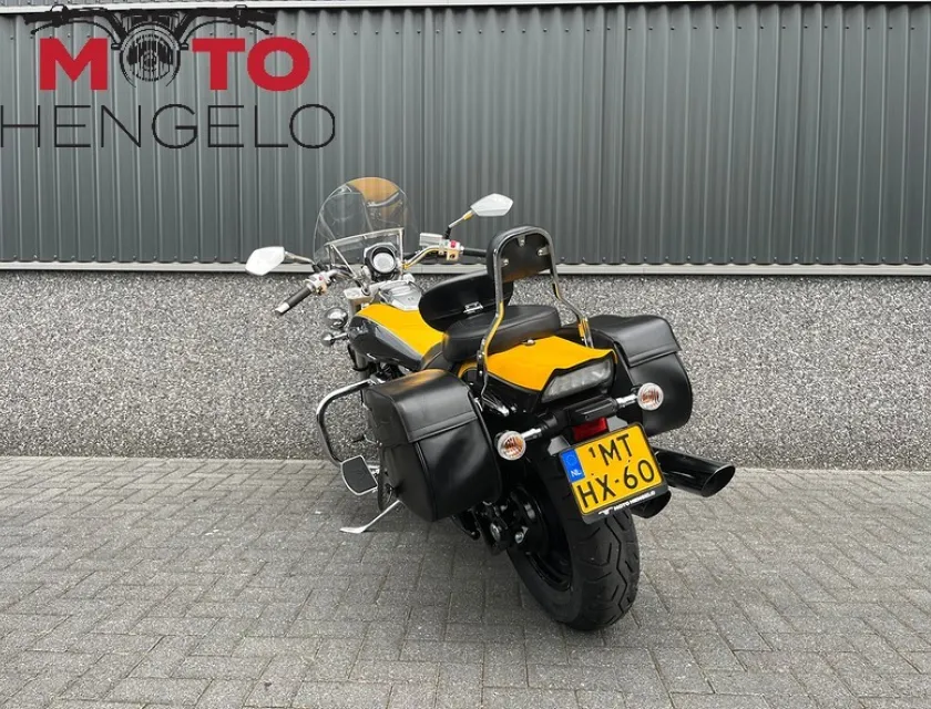 Suzuki M 800  INTRUDER