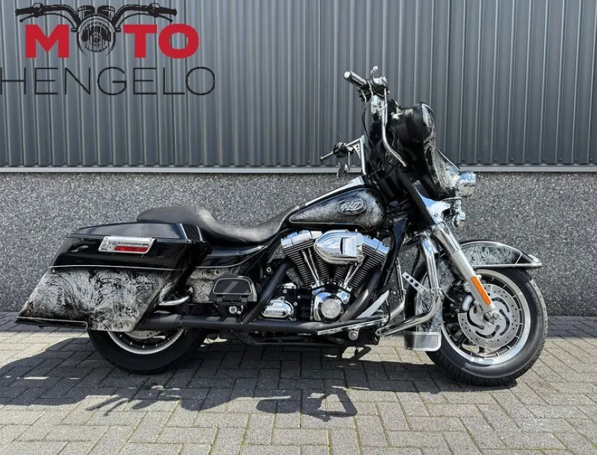 Harley-Davidson FLHTC Electa Glide