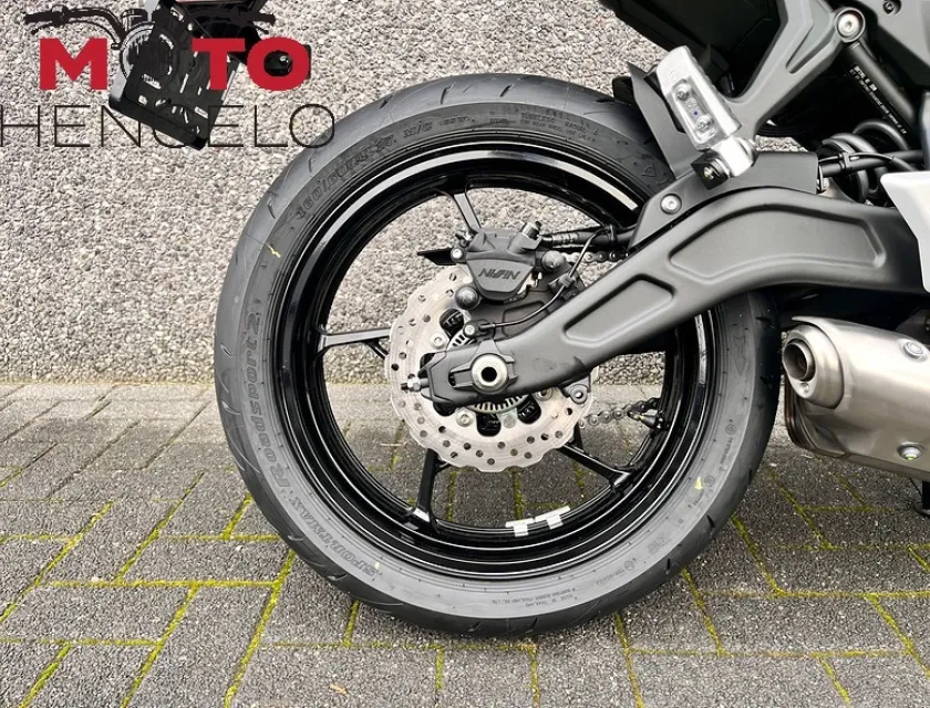Kawasaki NINJA 650 PERFORMANCE AKRAPOVIC