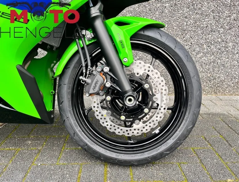 Kawasaki NINJA 650 PERFORMANCE AKRAPOVIC