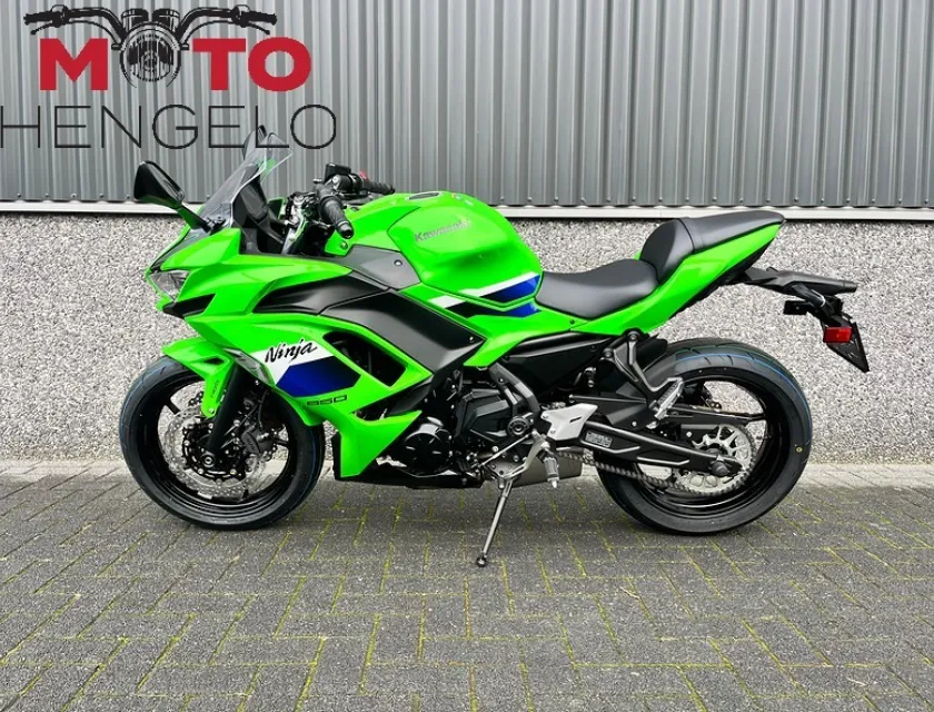 Kawasaki NINJA 650 PERFORMANCE AKRAPOVIC