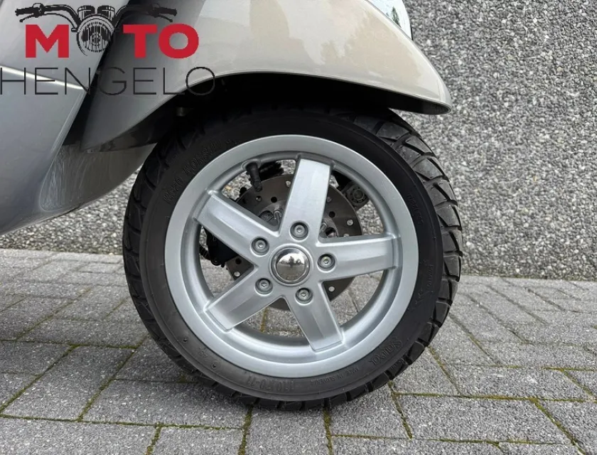 Vespa LX 125 TOURING