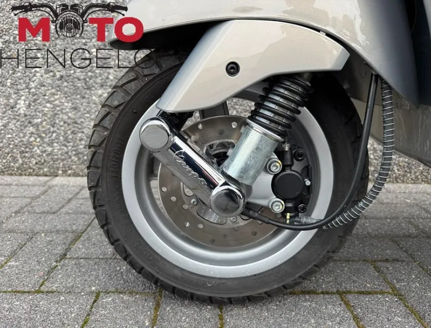 Vespa LX 125 TOURING