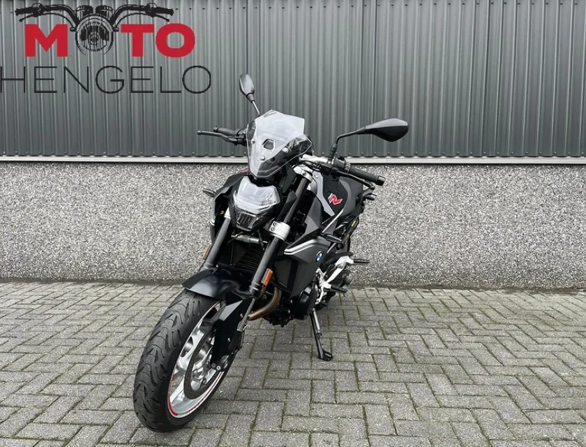 BMW F 900 R
