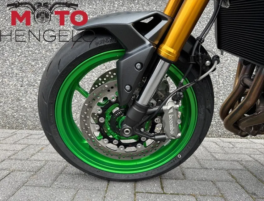 Kawasaki Z900 SE PERFORMANCE AKRAPOVIC