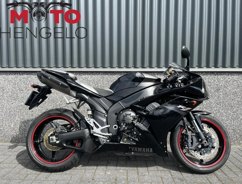 Yamaha YZF R1