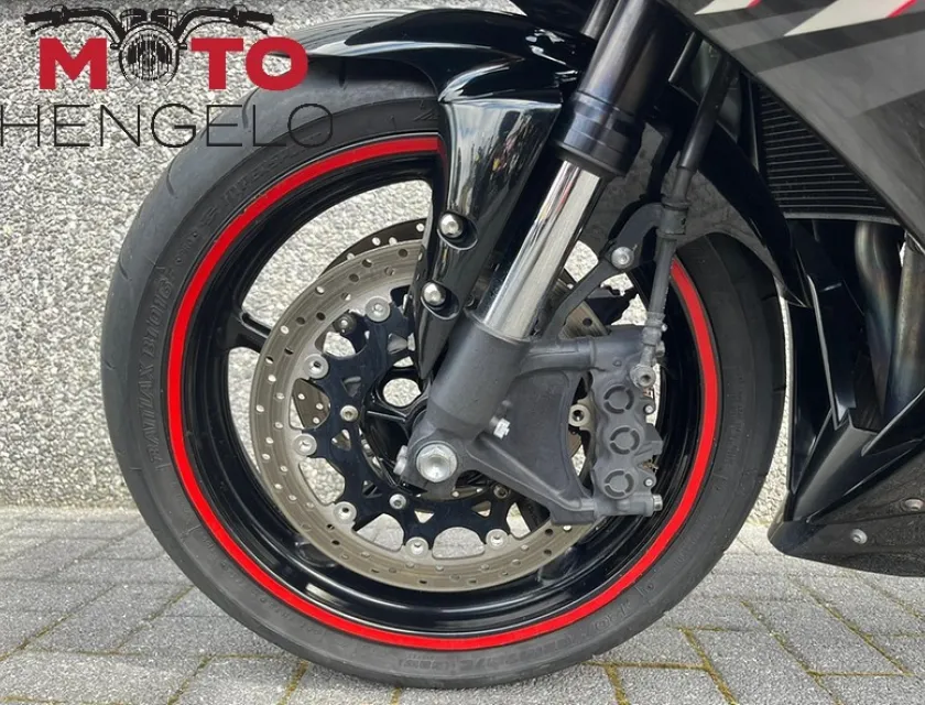 Yamaha YZF R1