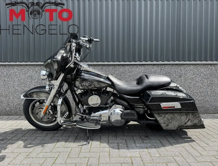 Harley-Davidson FLHTC Electra Glide