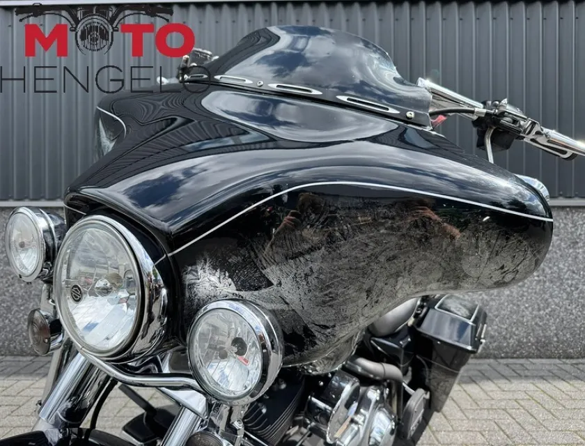 Harley-Davidson FLHTC Electra Glide
