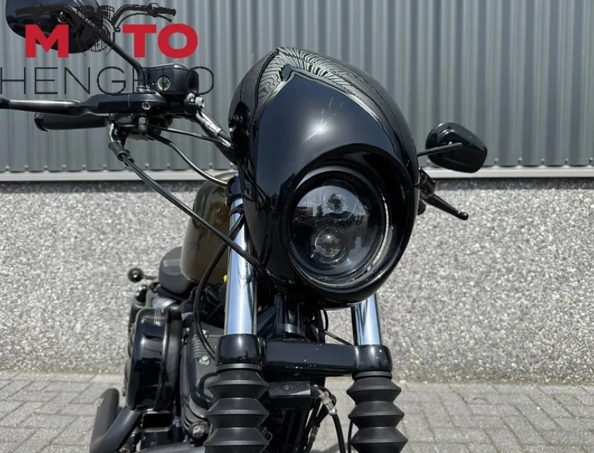 Harley-Davidson IRON 883