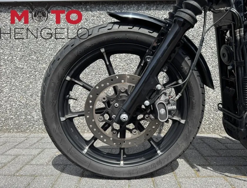Harley-Davidson IRON 883