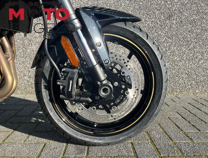 Kawasaki VERSYS 1100 SE