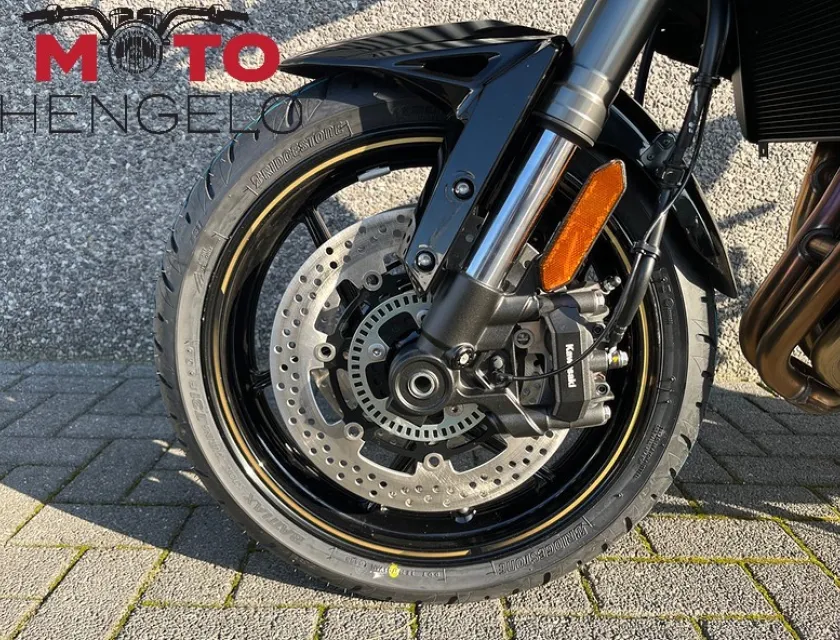 Kawasaki VERSYS 1100 SE