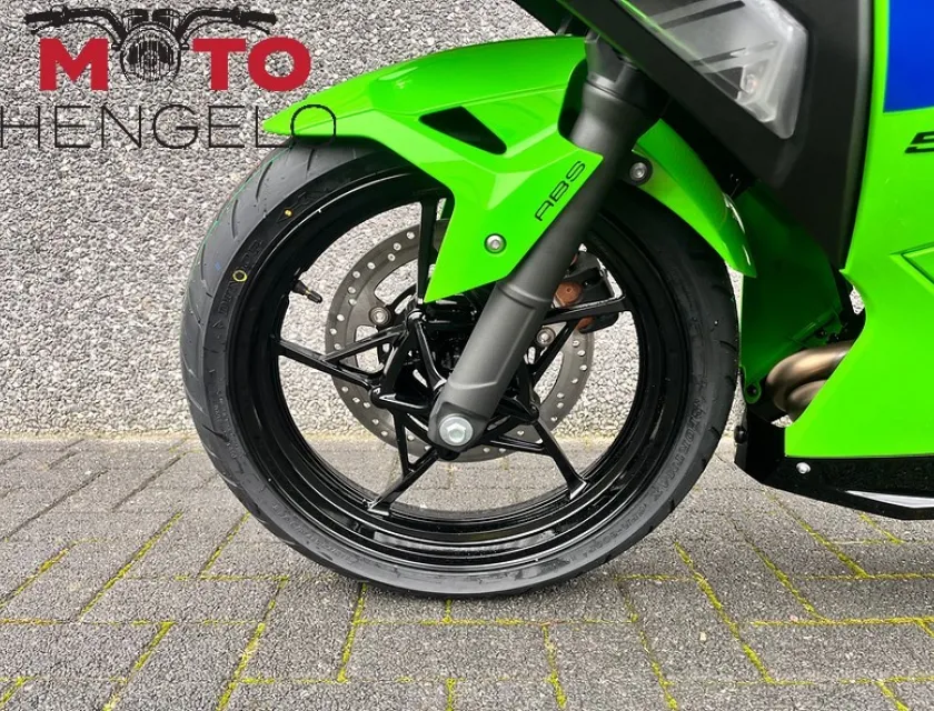 Kawasaki NINJA 500 SE PERFORMANCE