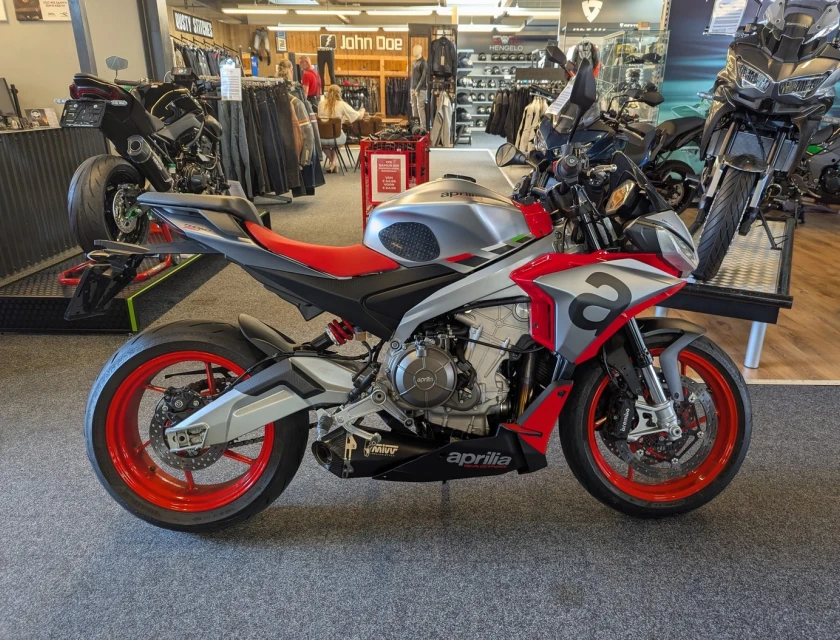Aprilia TUONO 660