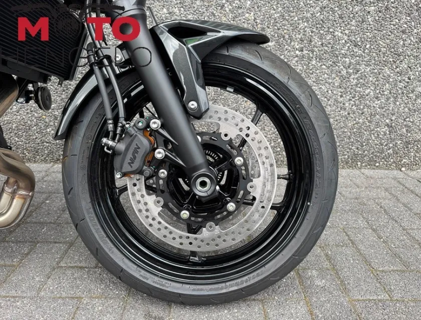 Kawasaki Z650 S PERFORMANCE AKRAPOVIC