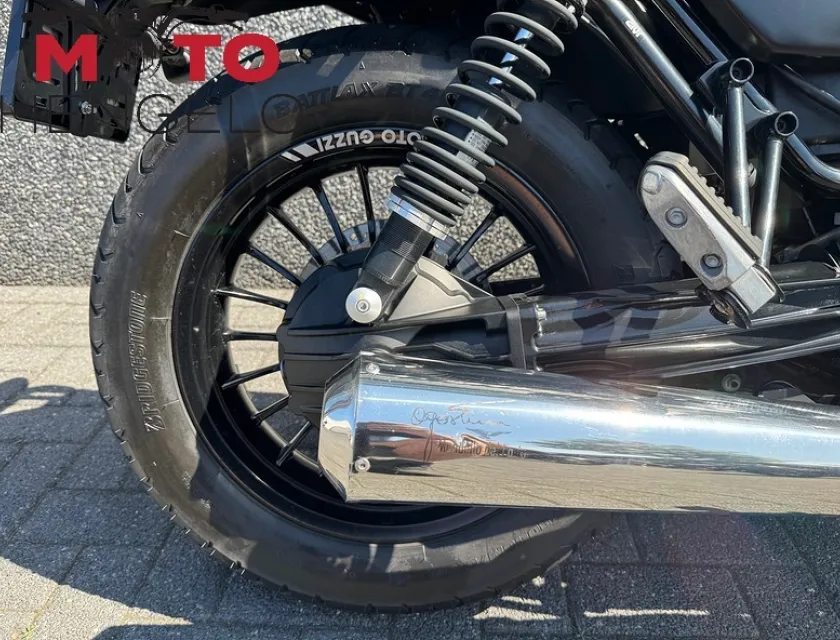 Moto Guzzi V9 BOBBER