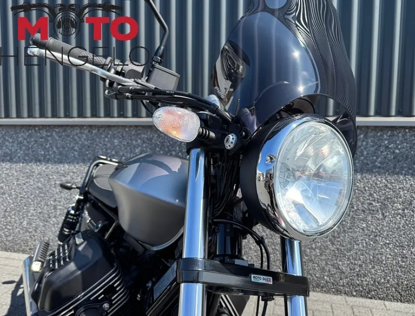 Moto Guzzi V9 BOBBER