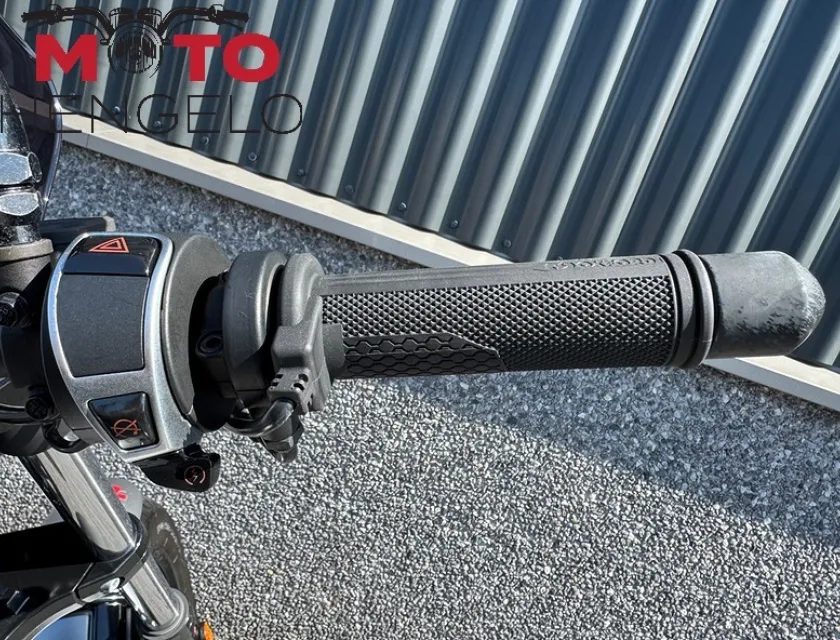 Moto Guzzi V9 BOBBER