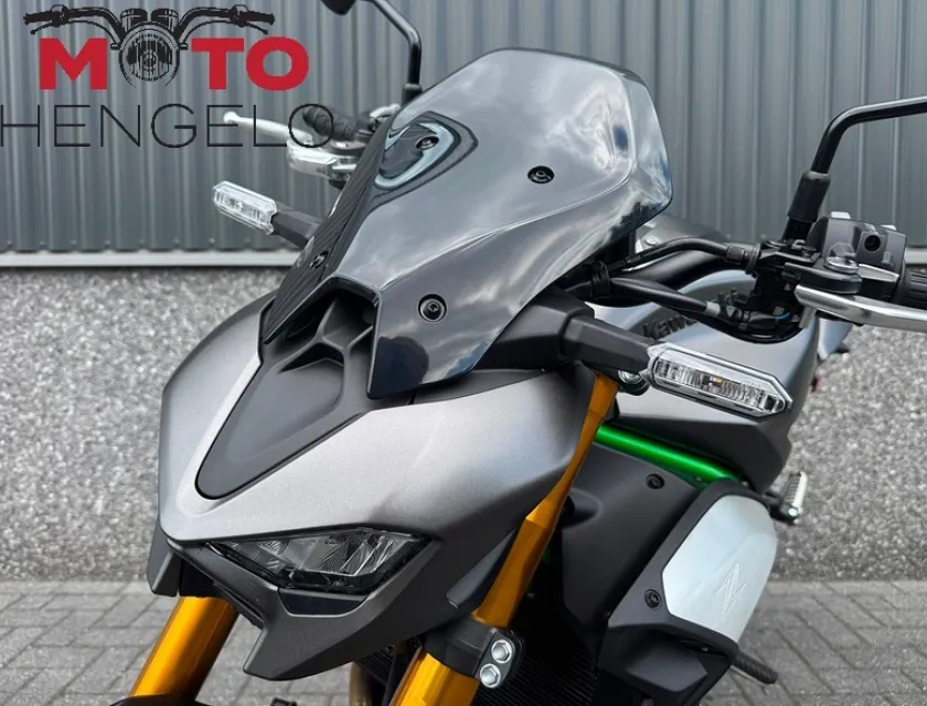 Kawasaki Z900 SE PERFORMANCE AKRAPOVIC