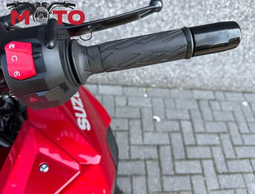 Suzuki V-STROM 800