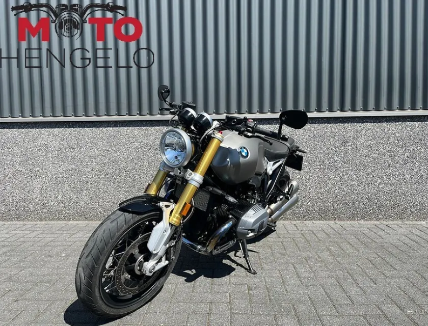BMW R NINE T