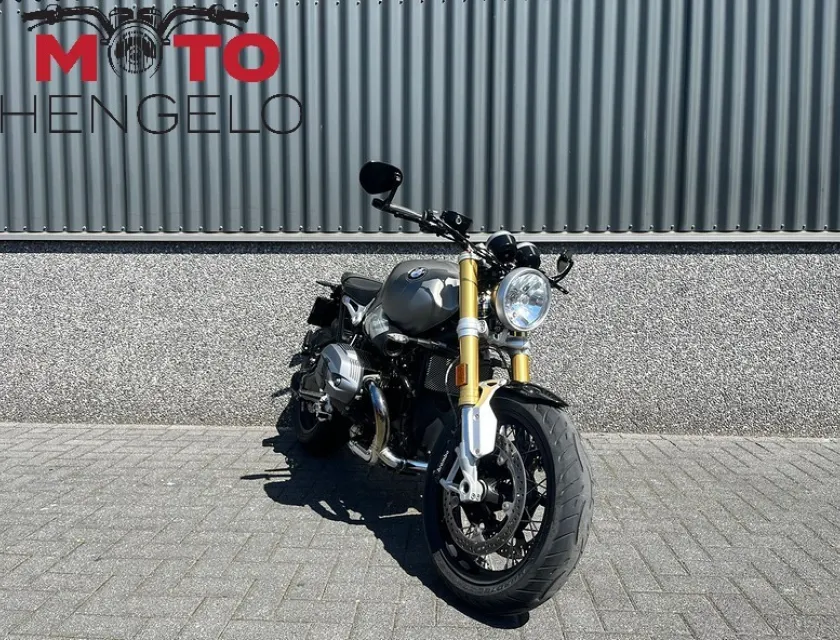 BMW R NINE T