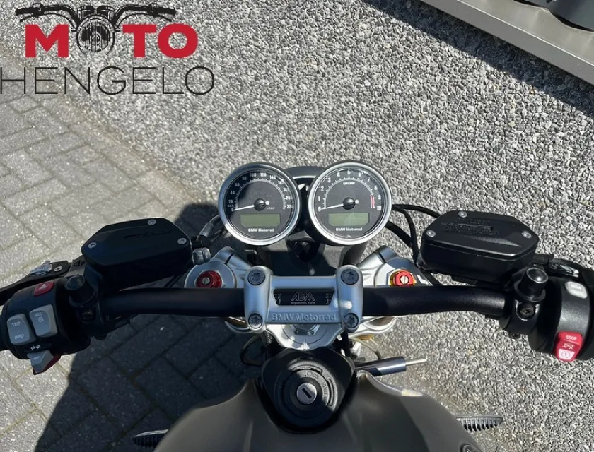 BMW R NINE T