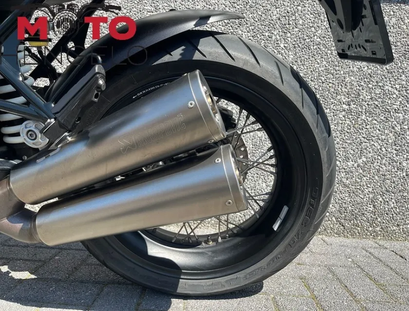 BMW R NINE T