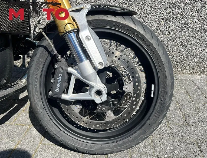BMW R NINE T
