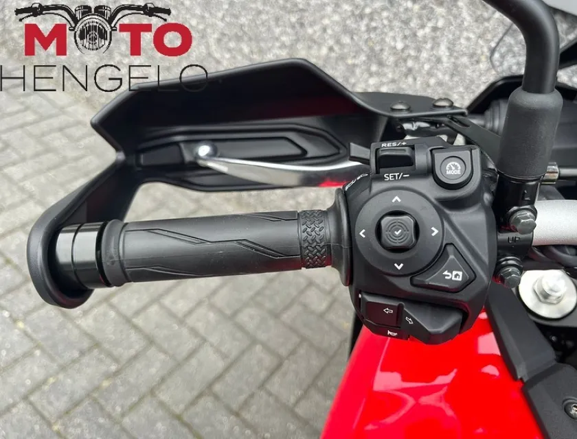 Yamaha TRACER 9