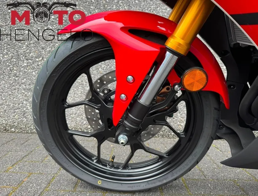 Yamaha YZF-R3 70TH