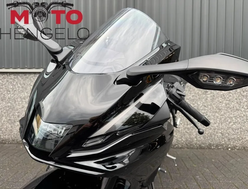Yamaha YZF-R7