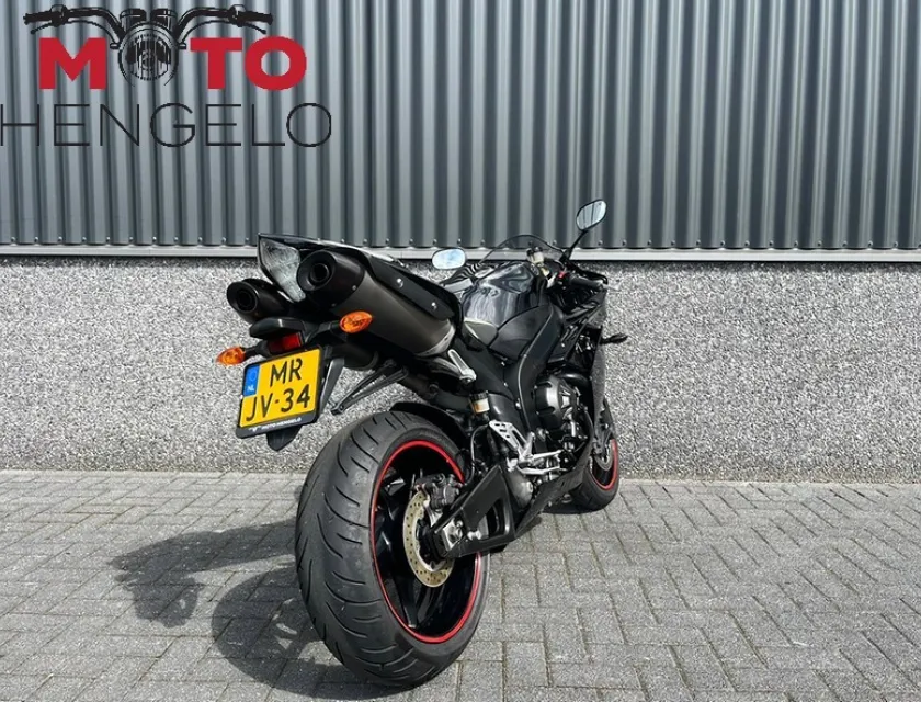 Yamaha YZF R1