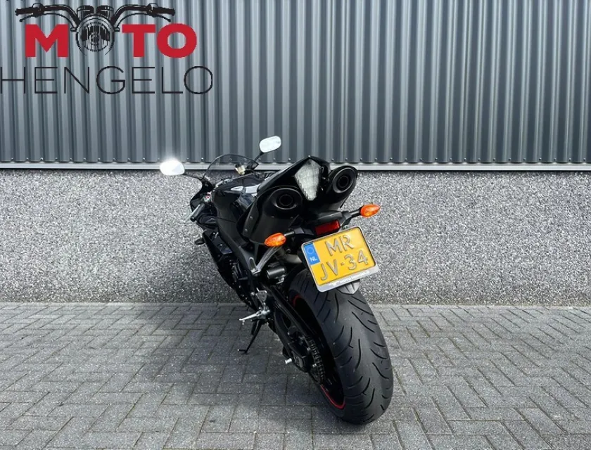 Yamaha YZF R1