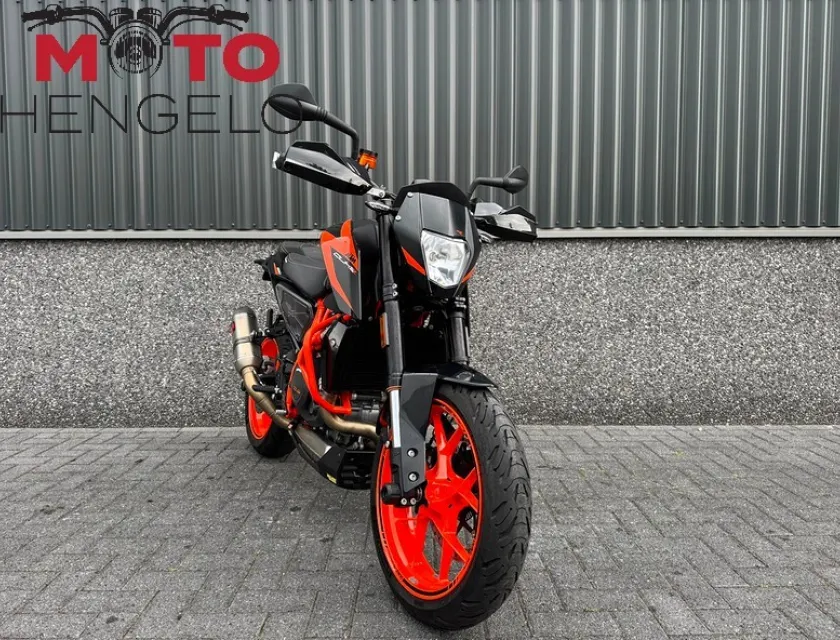 KTM 690 DUKE R