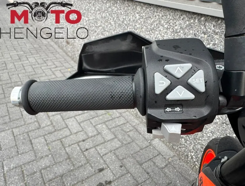 KTM 690 DUKE R
