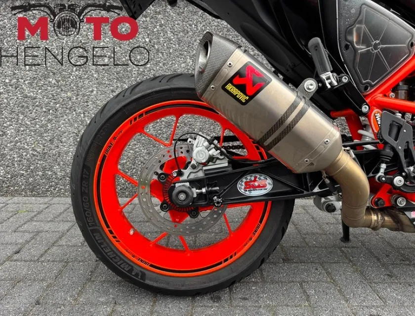 KTM 690 DUKE R